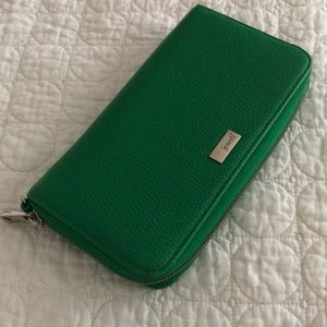 💚 Jewell by Thirty One wallet 💚